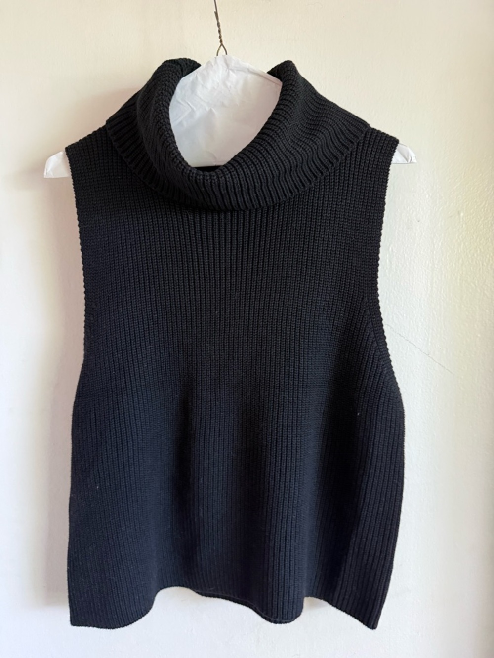 ANTONIO MELANI Black Sleeveless Turtleneck Knit Vest